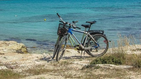Met de fiets Cyprus verkennen: de mooiste routes en beste tips